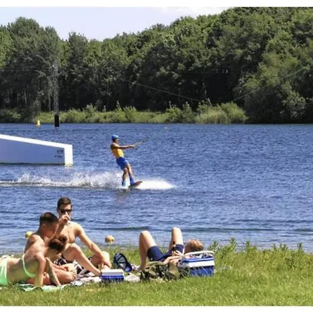 In Veluwe Peaceful Retreat, Cleaning Included Дом отдыха Вортхёйзен